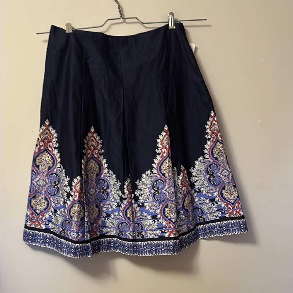 Charter Club elegant navy skirt with print bottom box pleats side zip size 8 NWT
